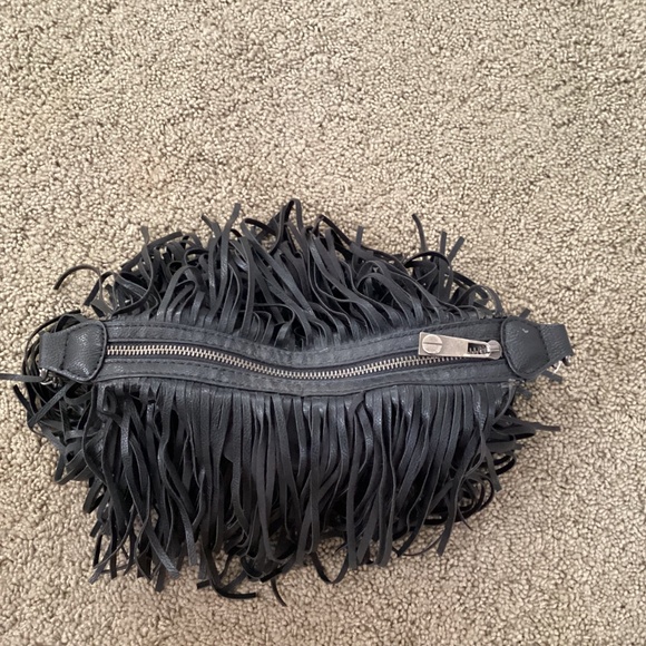 Steve Madden fringe bag in black - Picture 4 of 8